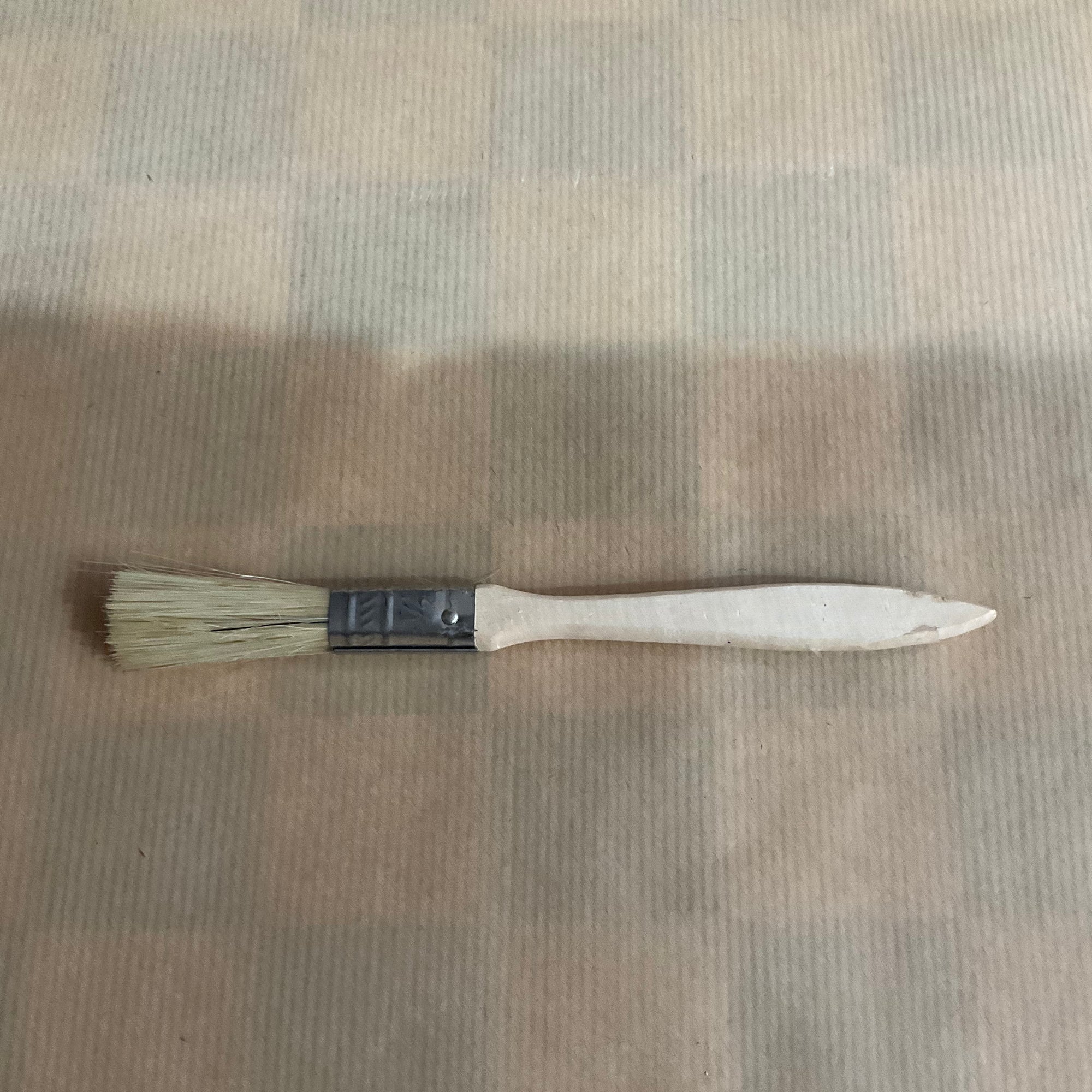 Wooden handle paintbrushes