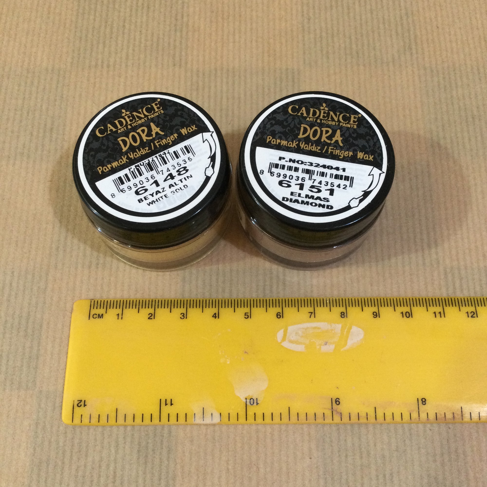 Dora Metallic Finger Wax