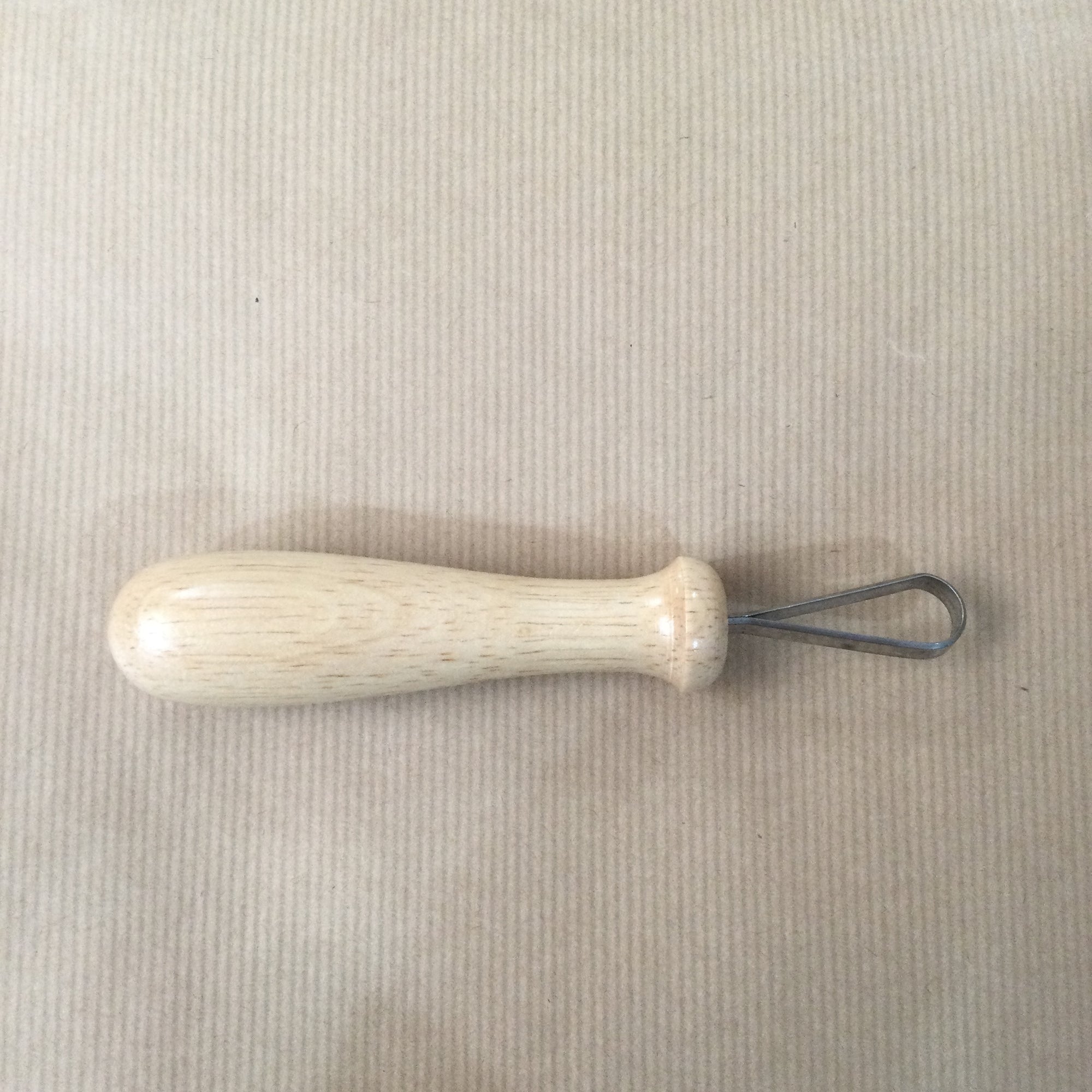 Looped tool, External cutting edge - wooden handle