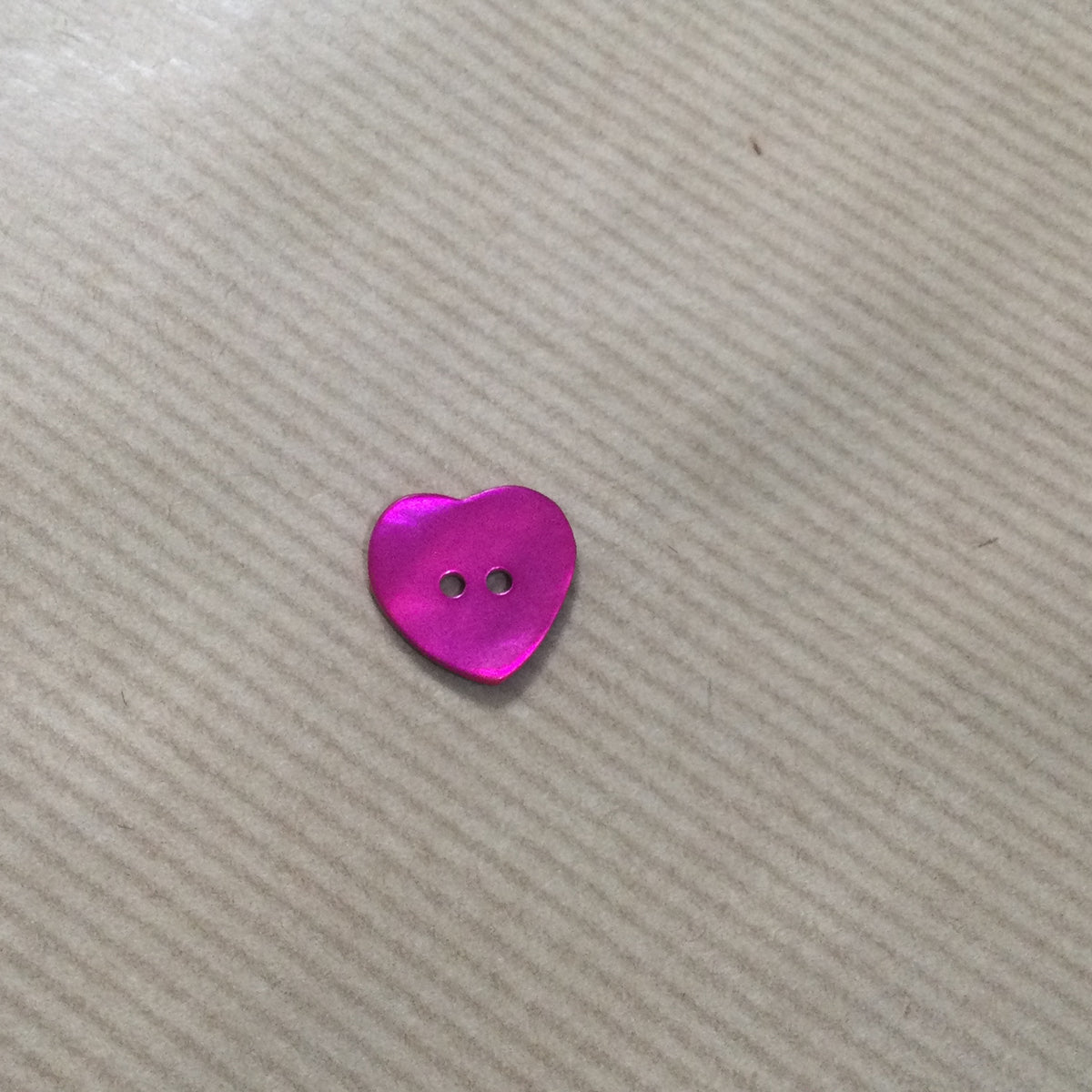 Heart shaped buttons - pearlescent pink