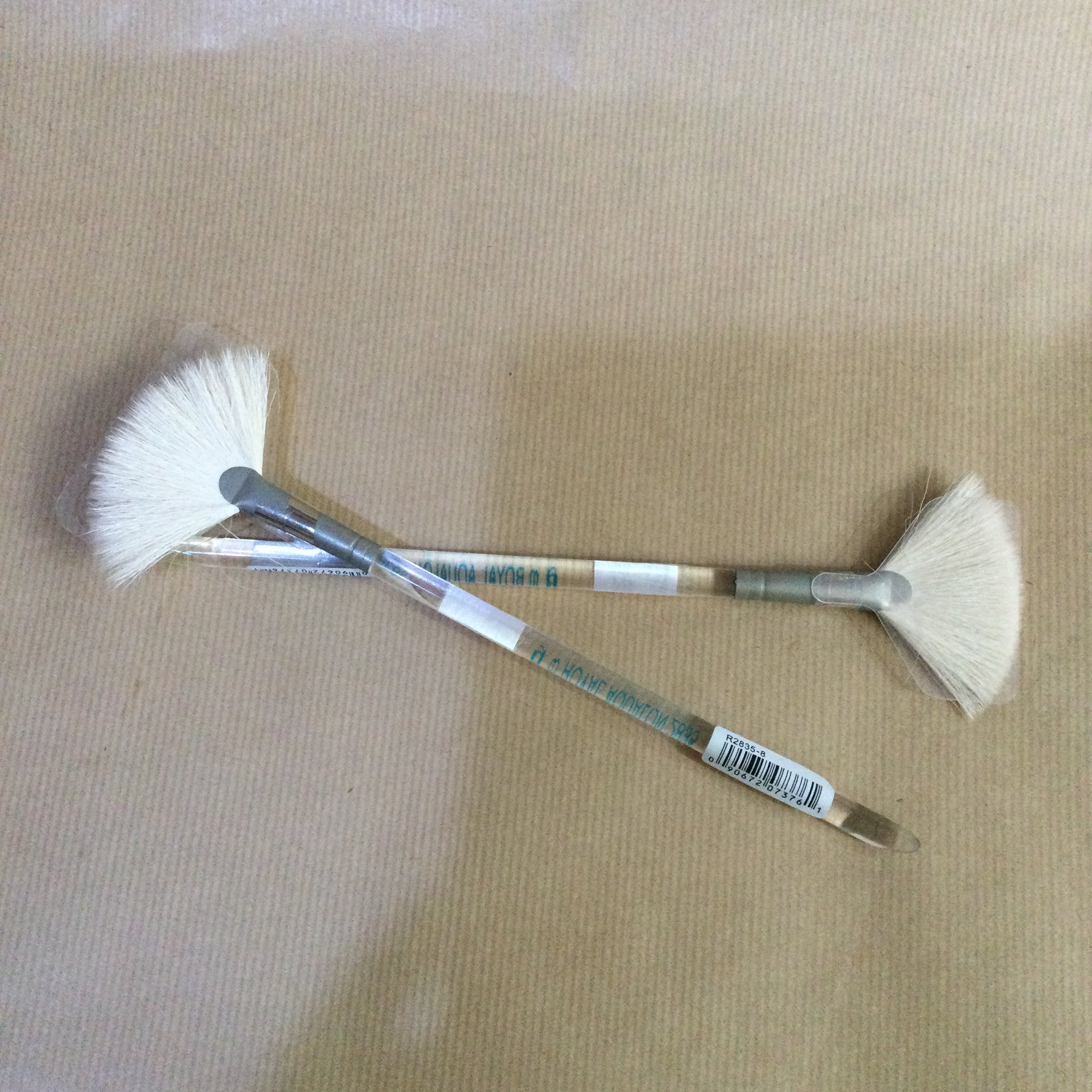 Aqualon Speciality - No. 8 Soft Fan Brush