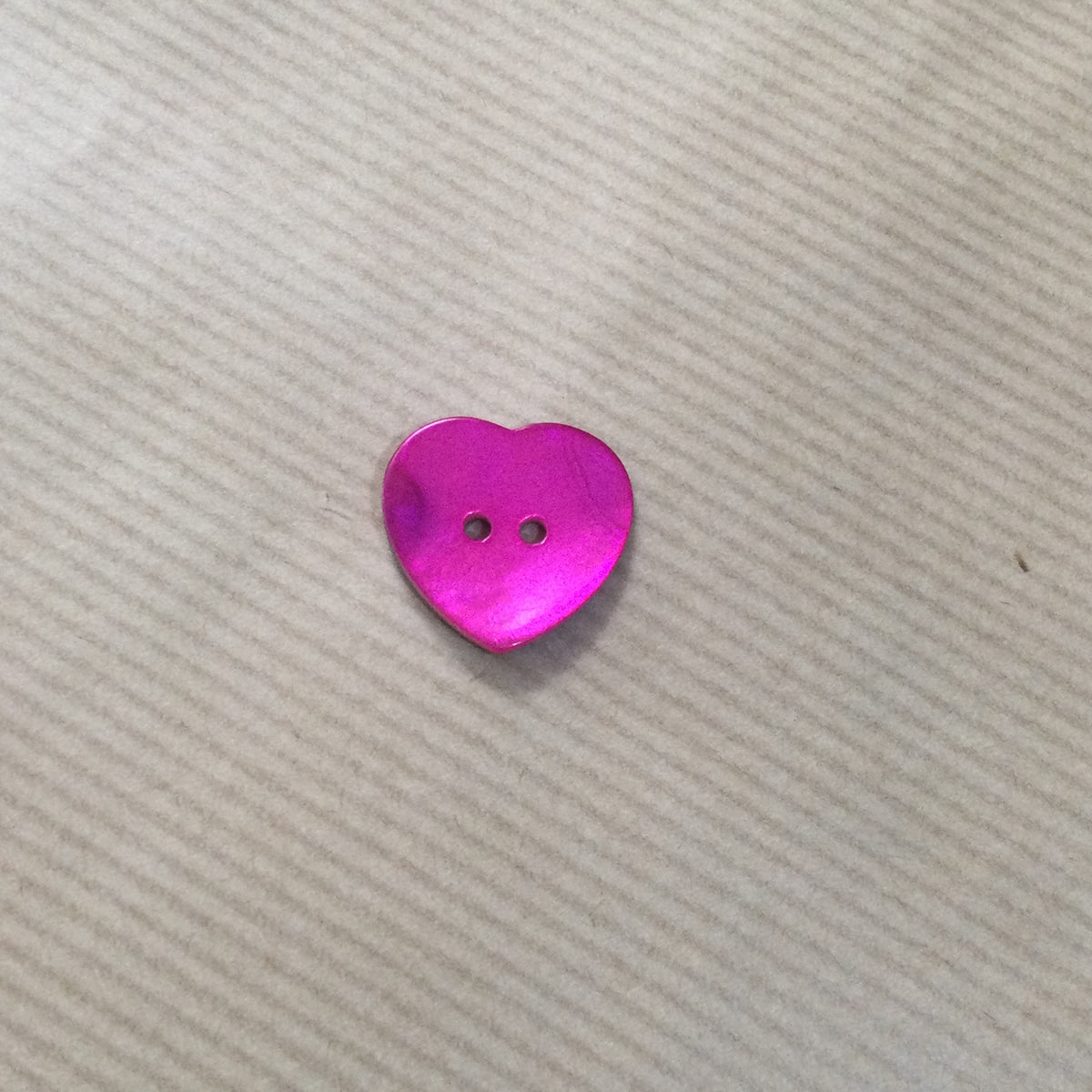 Heart shaped buttons - pearlescent pink