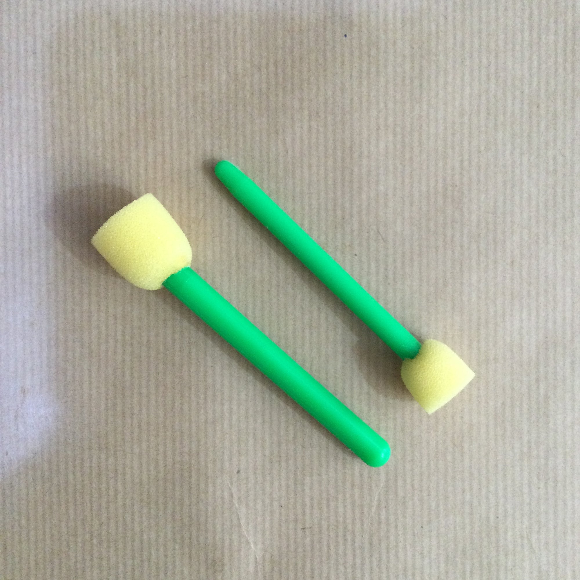 2 Mini Sponge Foam Brushes